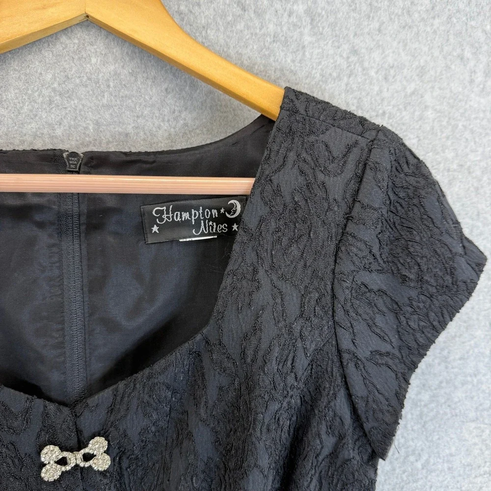Hampton Nites Vintage 90s Black Lace Silver Brocade Rhinestone Cap Sleeve Blouse - Picture 6 of 14